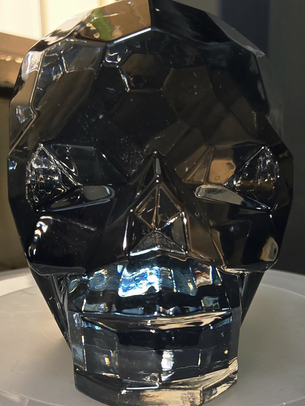 Ganz Crystal Expressions Skull Figurine – Faceted Acrylic Gothic Decor Piece - Picture 6 of 10